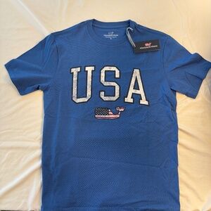 Vineyard Vines men's USA t-shirt, size S, NWT